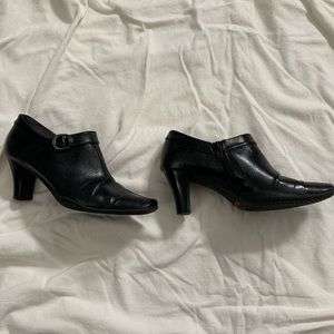 Black Aerosole booties size 8 1/2